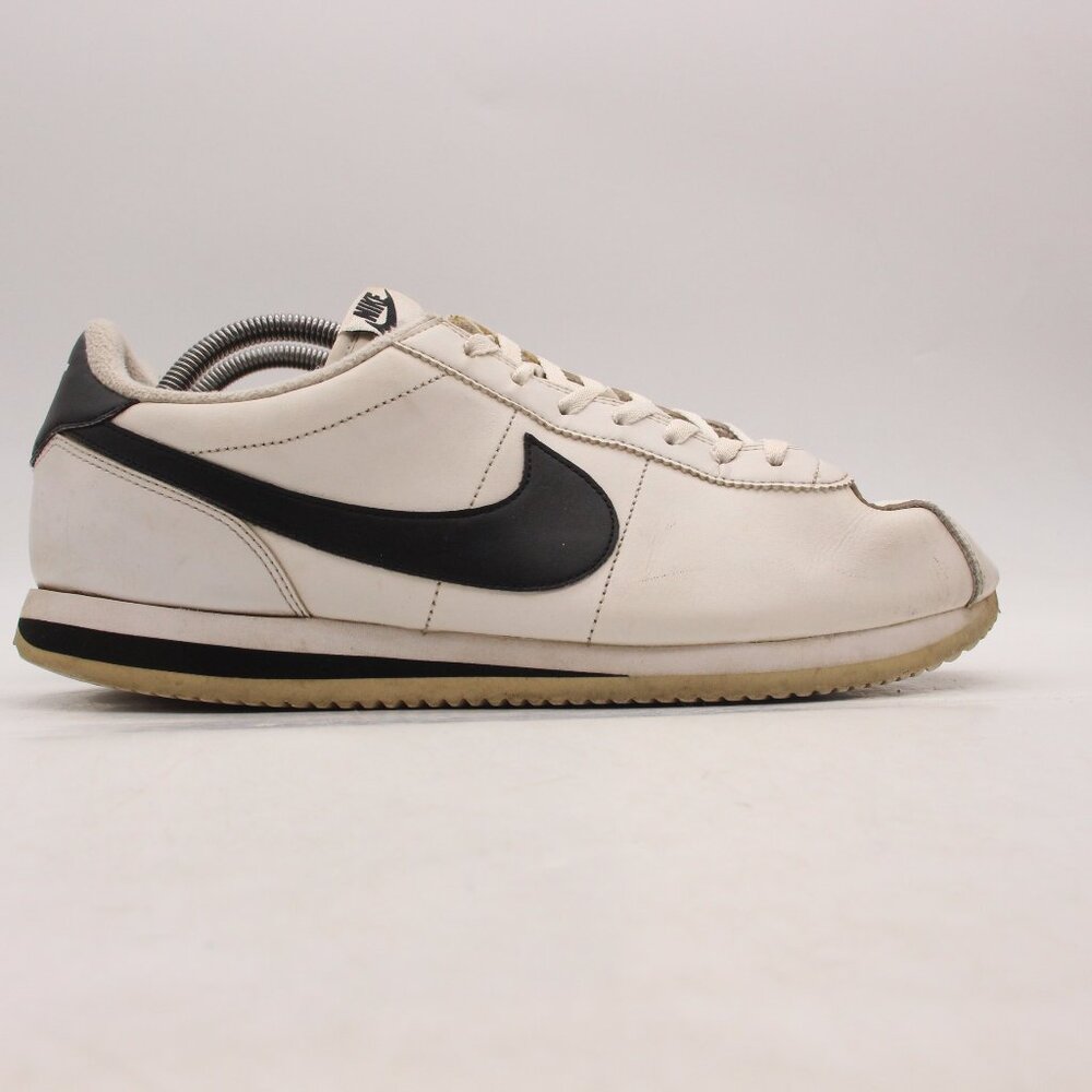 Nike Men’s White and Black Classic Athletic Sneakers